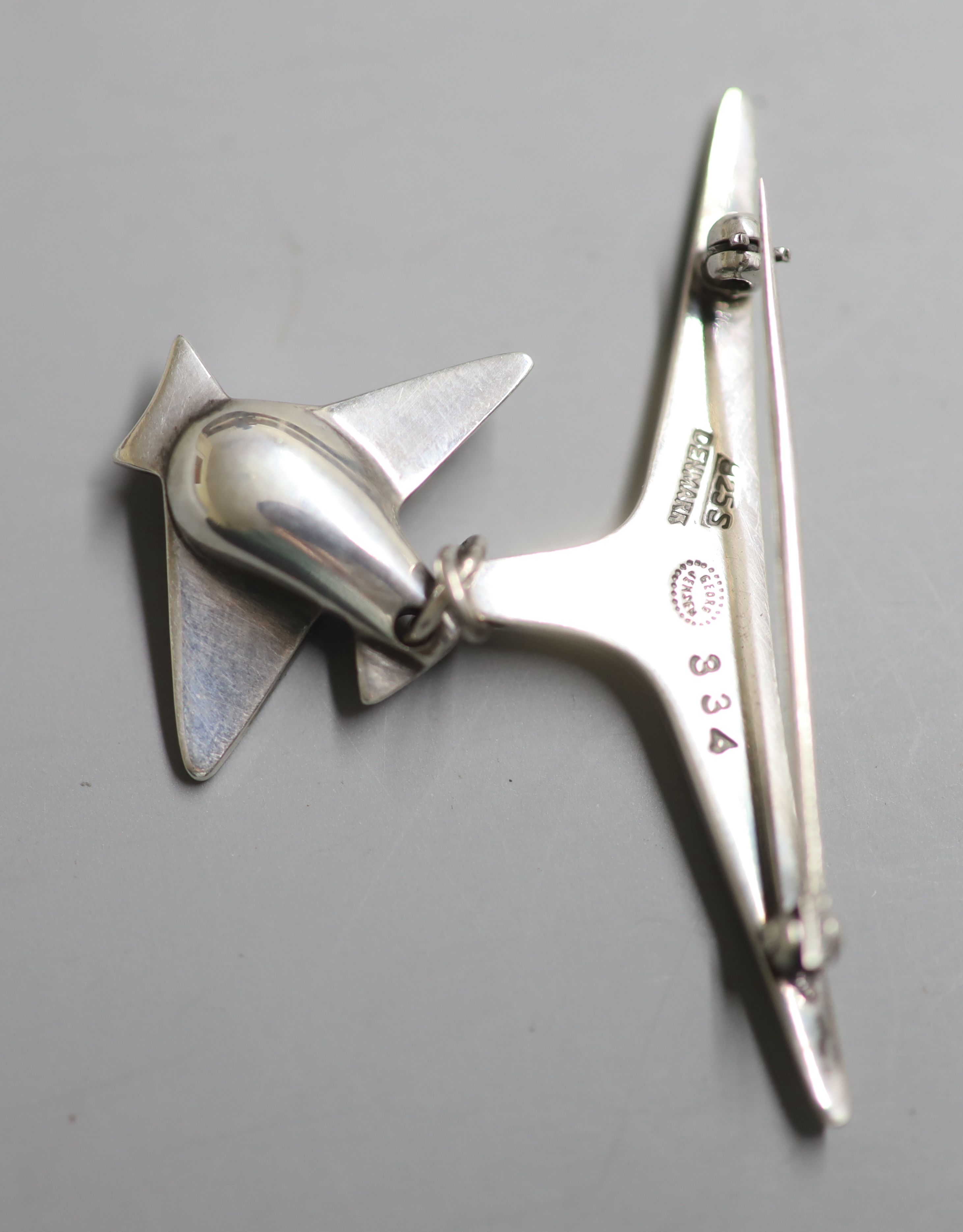 A Georg Jensen 925 bird drop pendant brooch, design no. 334, width 52mm, gross 14.8 grams.